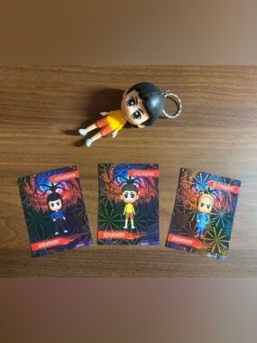 Stranger Things Keychain Figure w/Character Cards